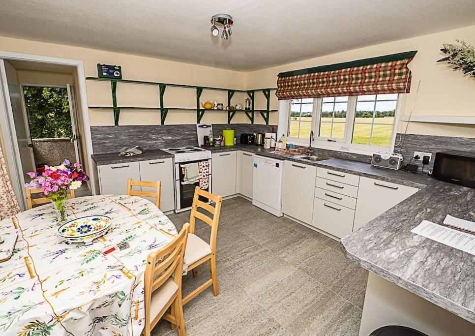 West Lodge 3 Bedrooms, Near Golf Course And River Turriff Eksteriør bilde